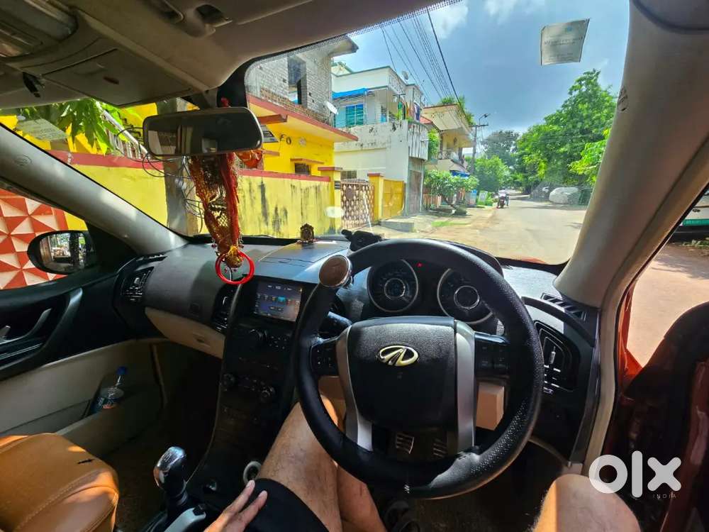 Mahindra Xuv500 W10 2015