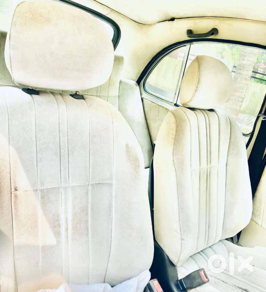 Ambassador 2004 Classic Nova