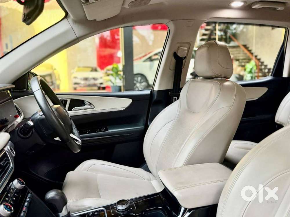 Mahindra Xuv700 2.0 Ax 7 Petrol At Luxury Pack Str, 2023, Petrol