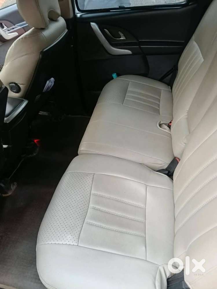Mahindra Xuv500 W8 2012