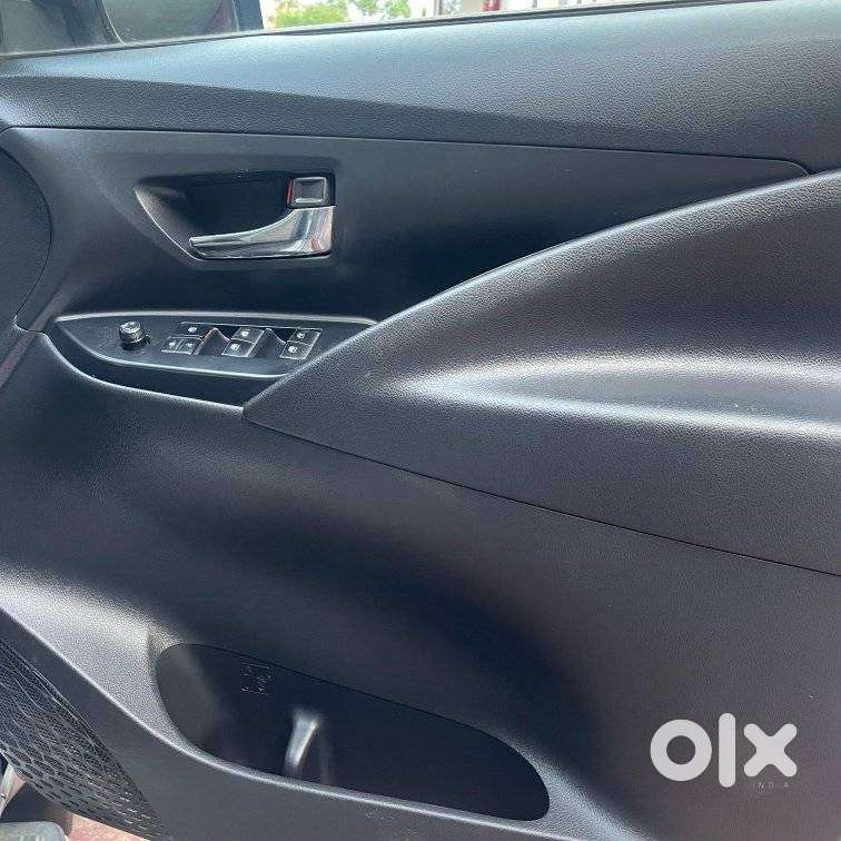 Toyota Innova Crysta 2.4 G Mt 8s, 2016, Diesel