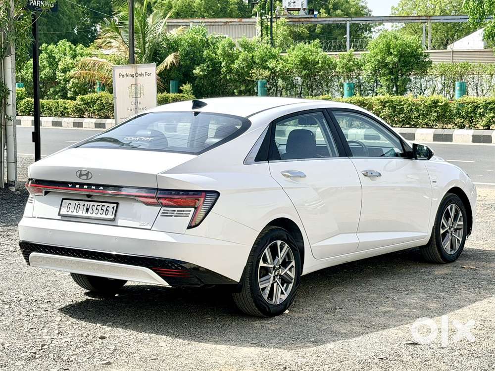 Hyundai Verna 1.5 Sx Ivt, 2024, Petrol