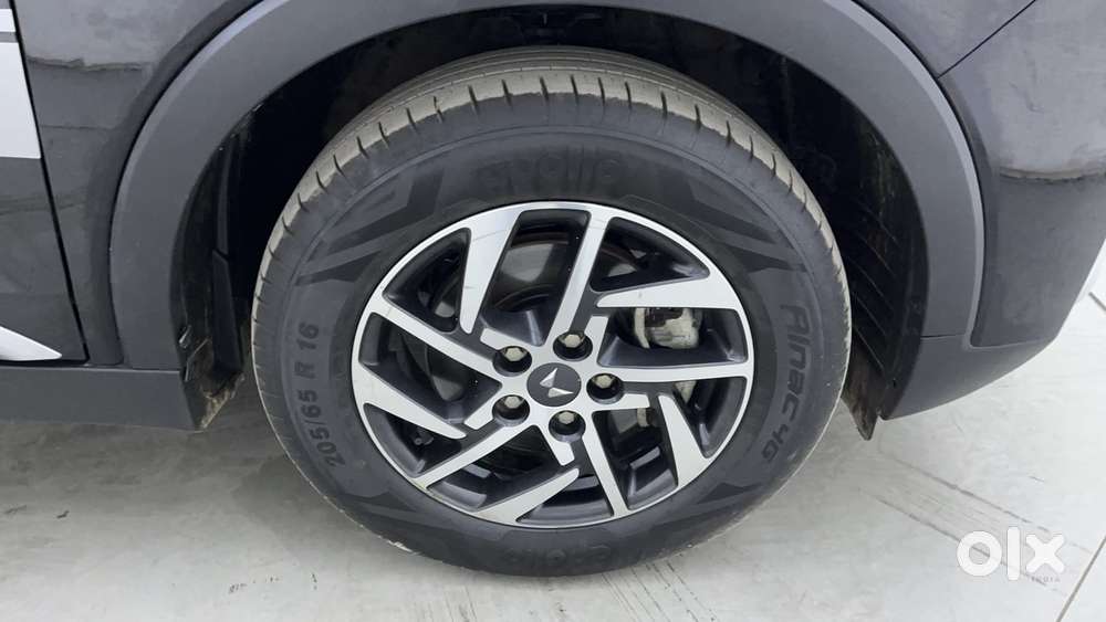 Mahindra Xuv300 W8 Option, 2023, Petrol