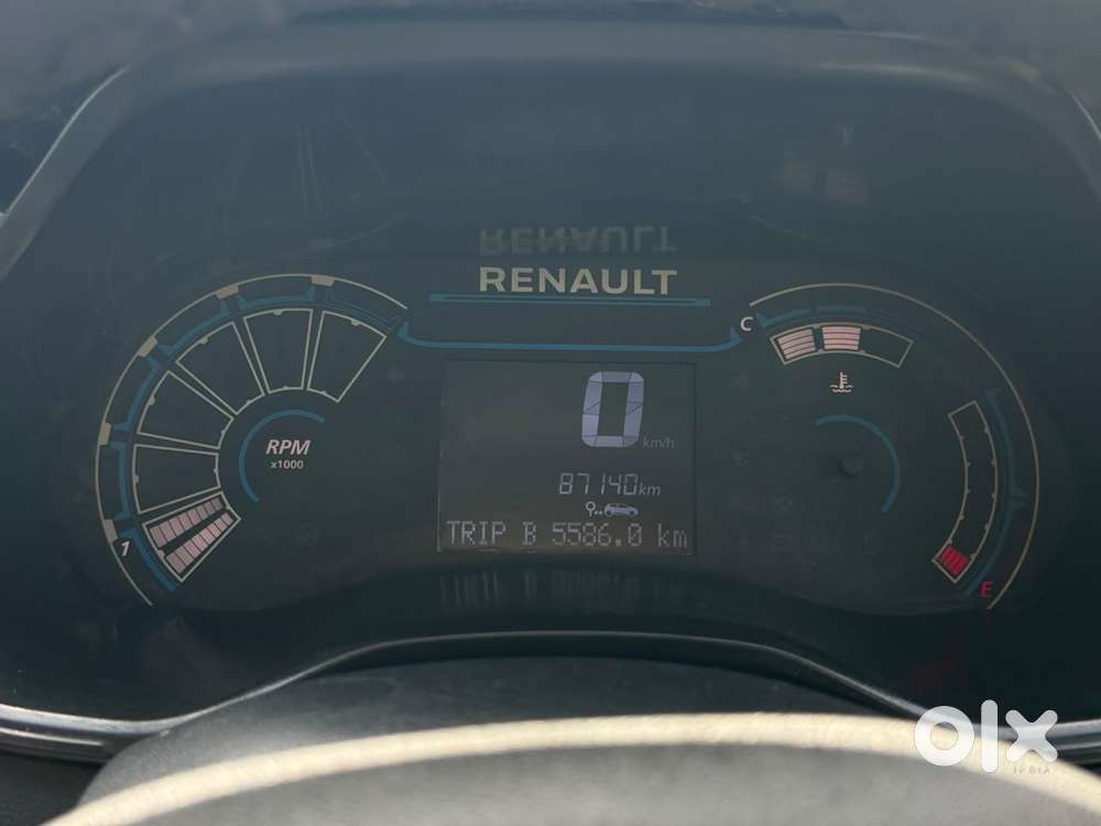 Renault Triber Rxt, 2022, Petrol