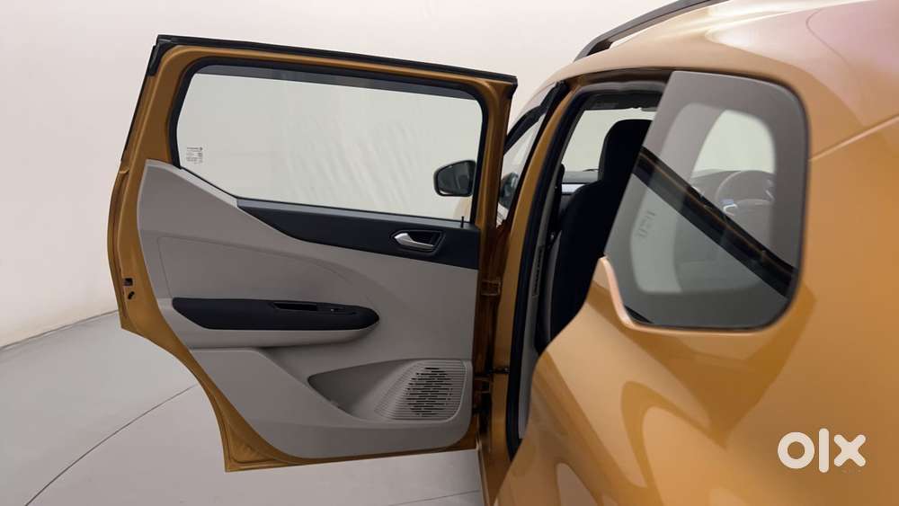 Renault Triber Rxz, 2020, Petrol