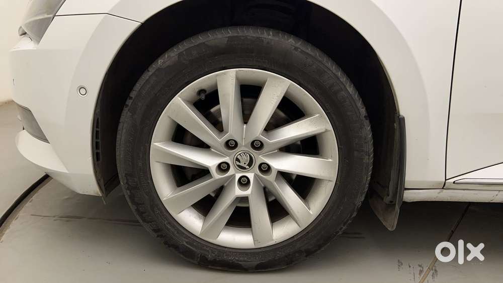 Skoda Superb Lk 1.8 Tsi At, 2019, Petrol