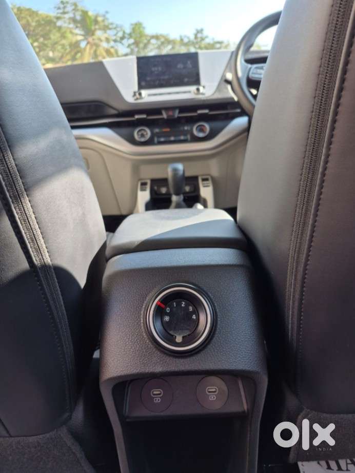 Kia Carens 1.4 Prestige 7 Str, 2023, Petrol