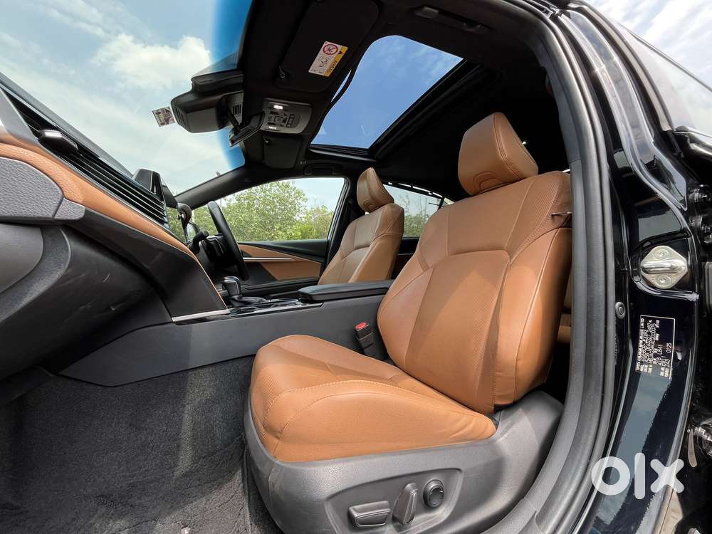 Toyota Camry Hybrid, 2025, Petrol
