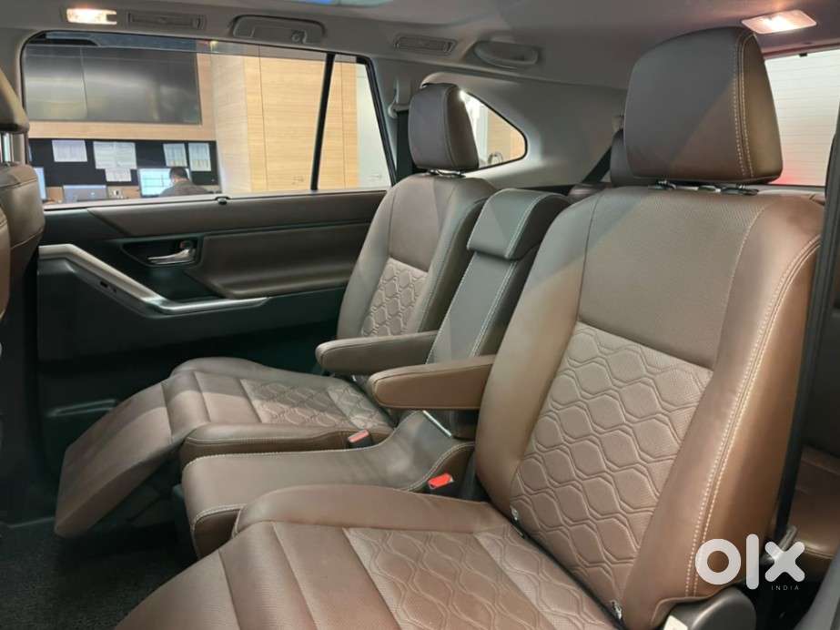 Toyota Innova Hycross 2.0 Zx (o) Hybrid 7 Str, 2024, Cng & Hybrids