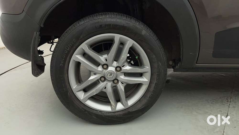 Renault Triber Rxz Easy-r Amt Dual Tone, 2023, Petrol