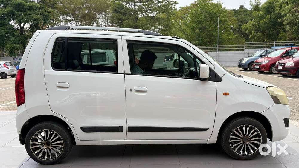 Maruti Suzuki Wagon R Vxi 1.0, 2016