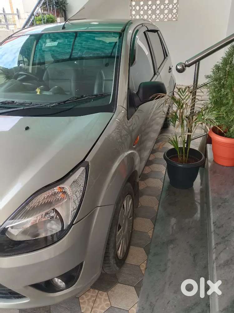 Ford Figo Diesel Zxi 2010 Model
