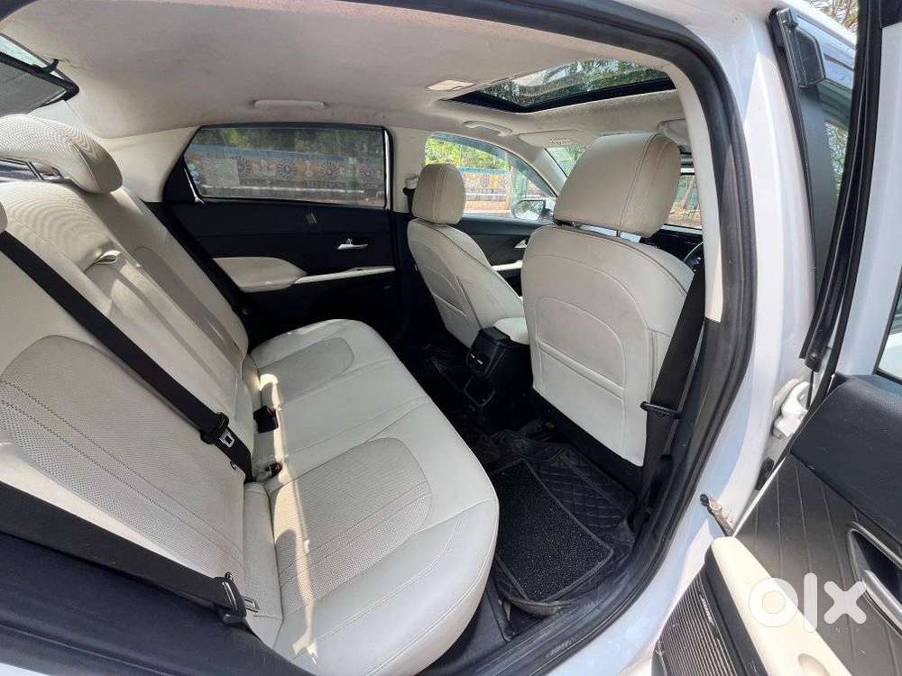 Hyundai Verna 1.5 Sx (o) Vtvt, 2023, Petrol