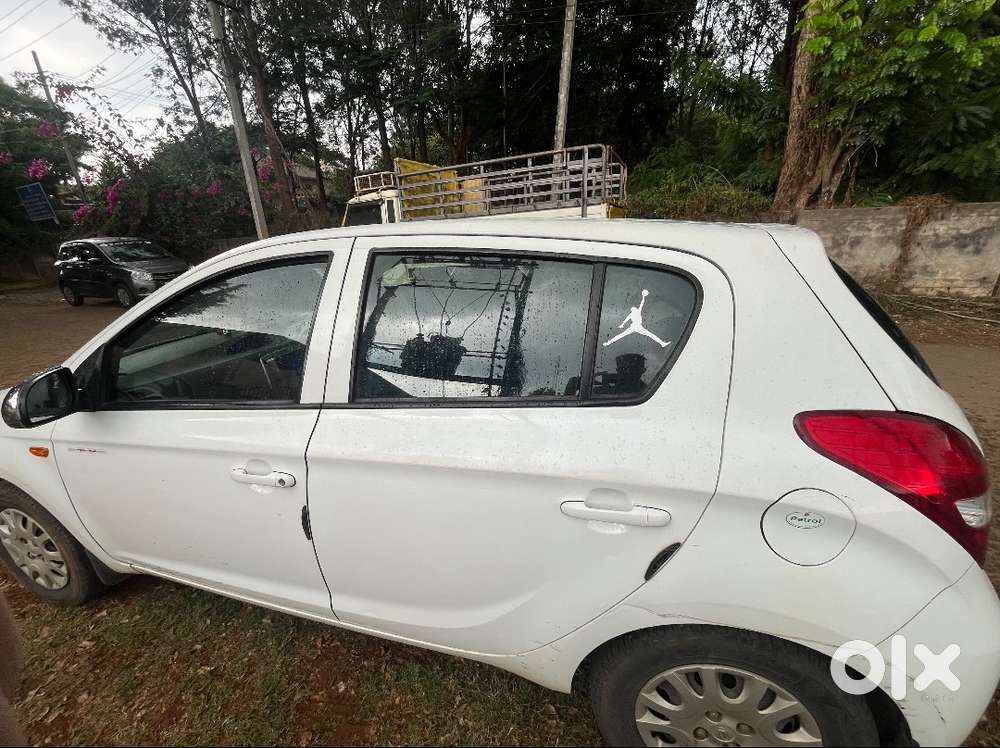 Hyundai I20 Magna Petrol 2011
