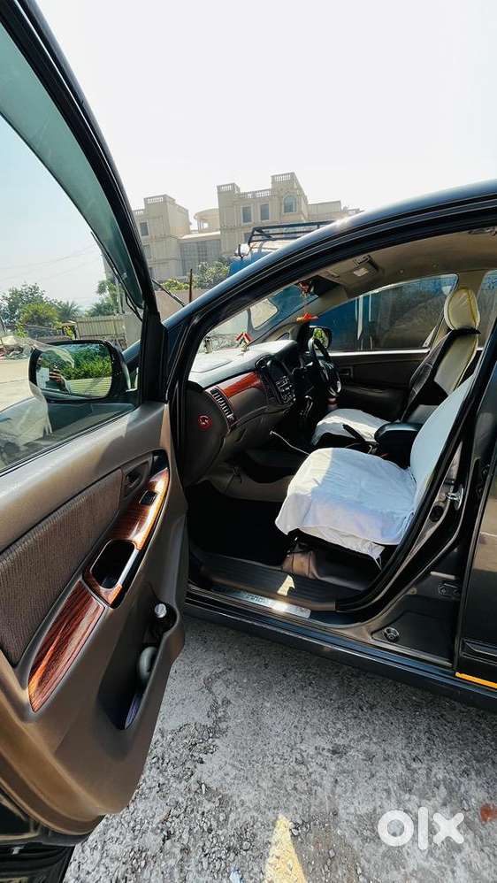 Toyota Innova 2015 Diesel Well Maintained