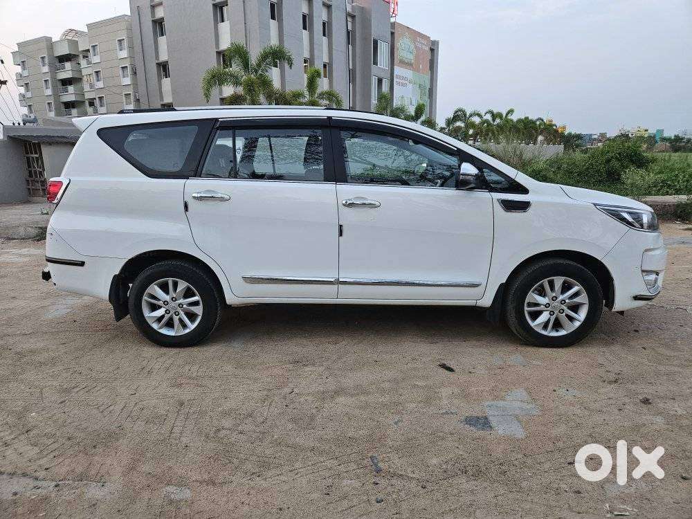 Toyota Innova Crysta 2.4 Gx Limited Edition At 8 Str, 2023, Diesel