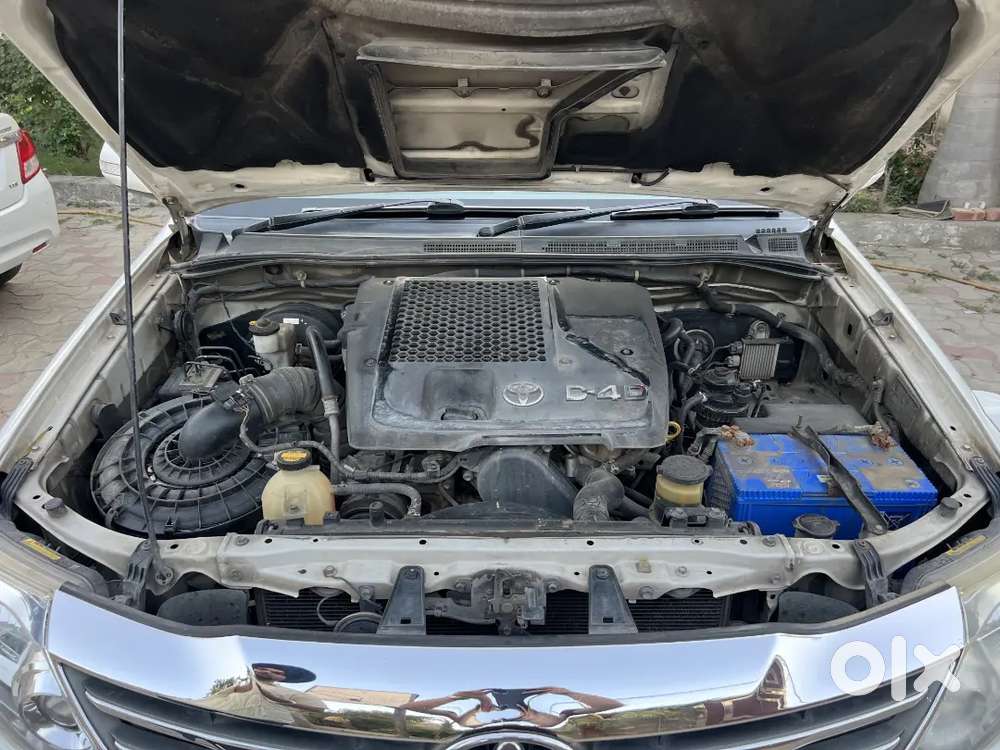 Toyota Fortuner 2012 Diesel 300000 Km Driven