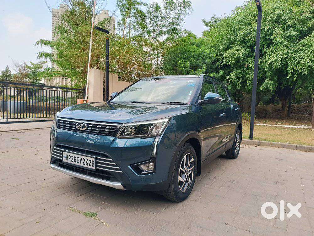 Mahindra Xuv300 1.2 W8 (o) Amt Petrol, 2022, Petrol