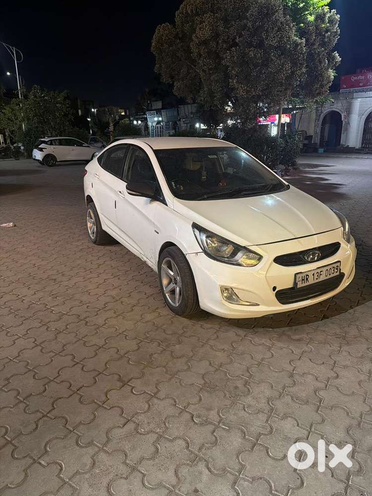 Hyundai Fluidic Verna 2012 Diesel 200000 Km Driven