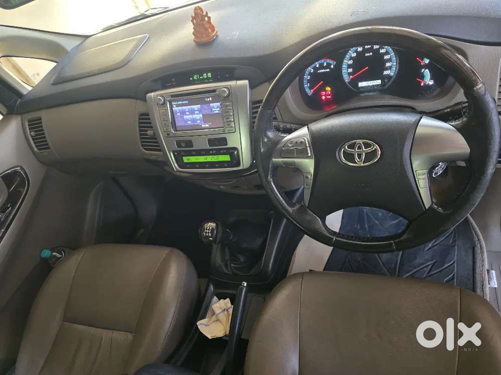 Toyota Innova 2015 Diesel 175000 Km Driven