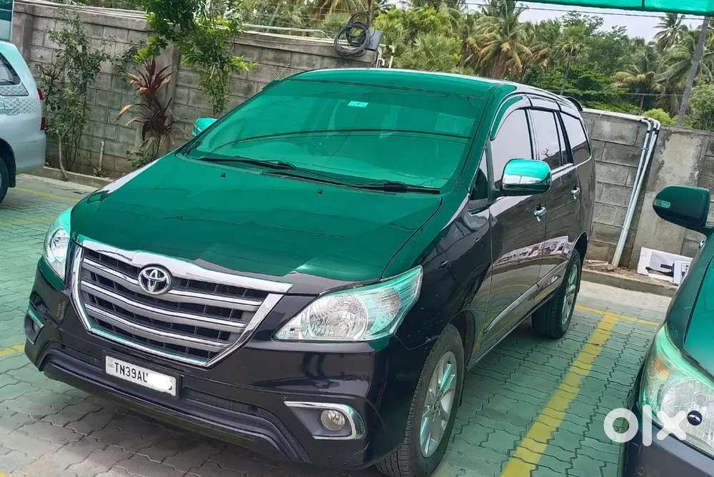 Toyota Innova Black