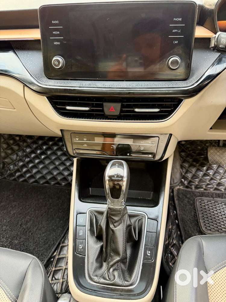 Skoda Slavia 1.0 Tsi Style, 2022, Petrol