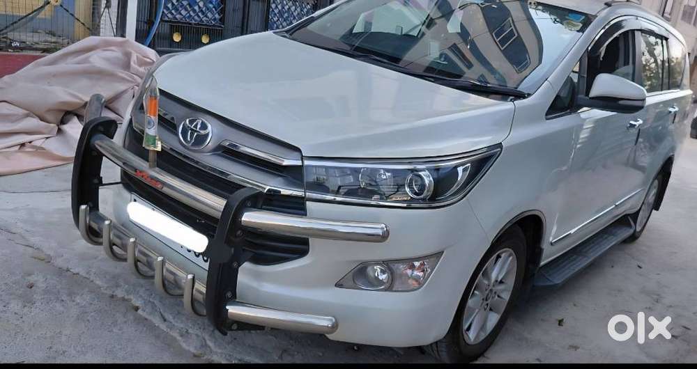 Toyota Innova Crysta 2.4 V 8 Str, 2017, Diesel