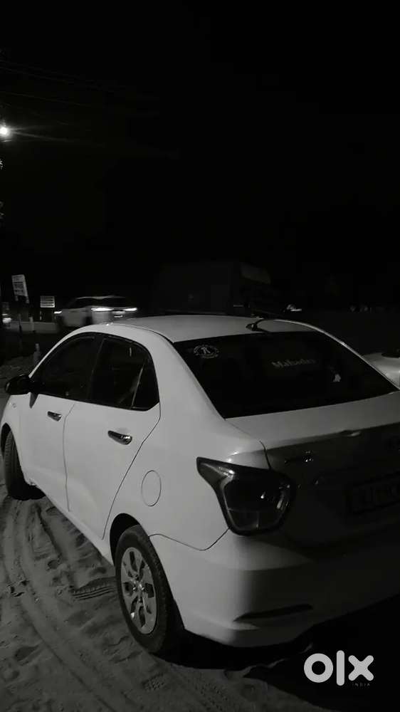 Hyundai Xcent 2016 Diesel Well Maintained