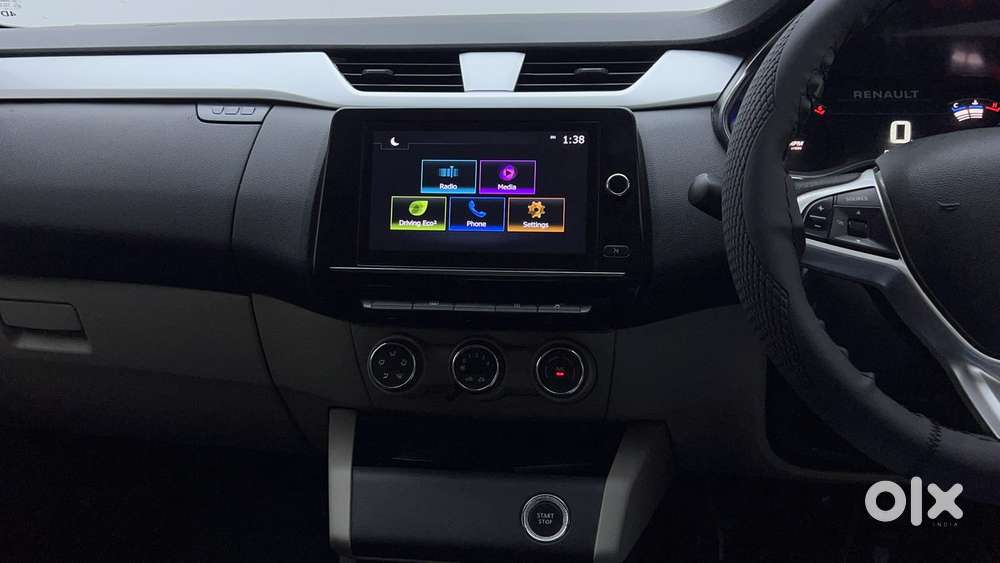 Renault Triber Rxz, 2023, Petrol