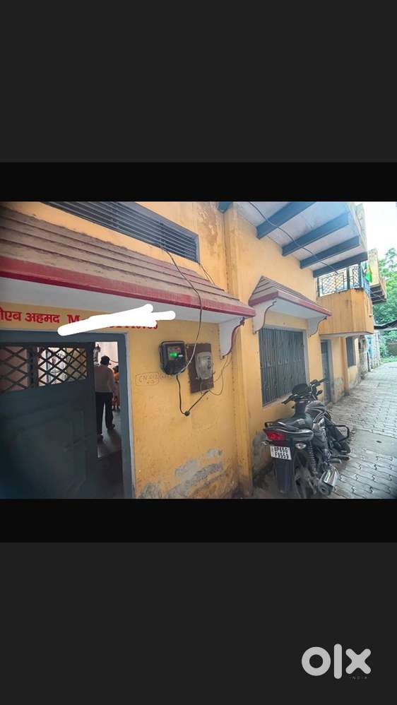 14 room and 5 bathroom and toilet