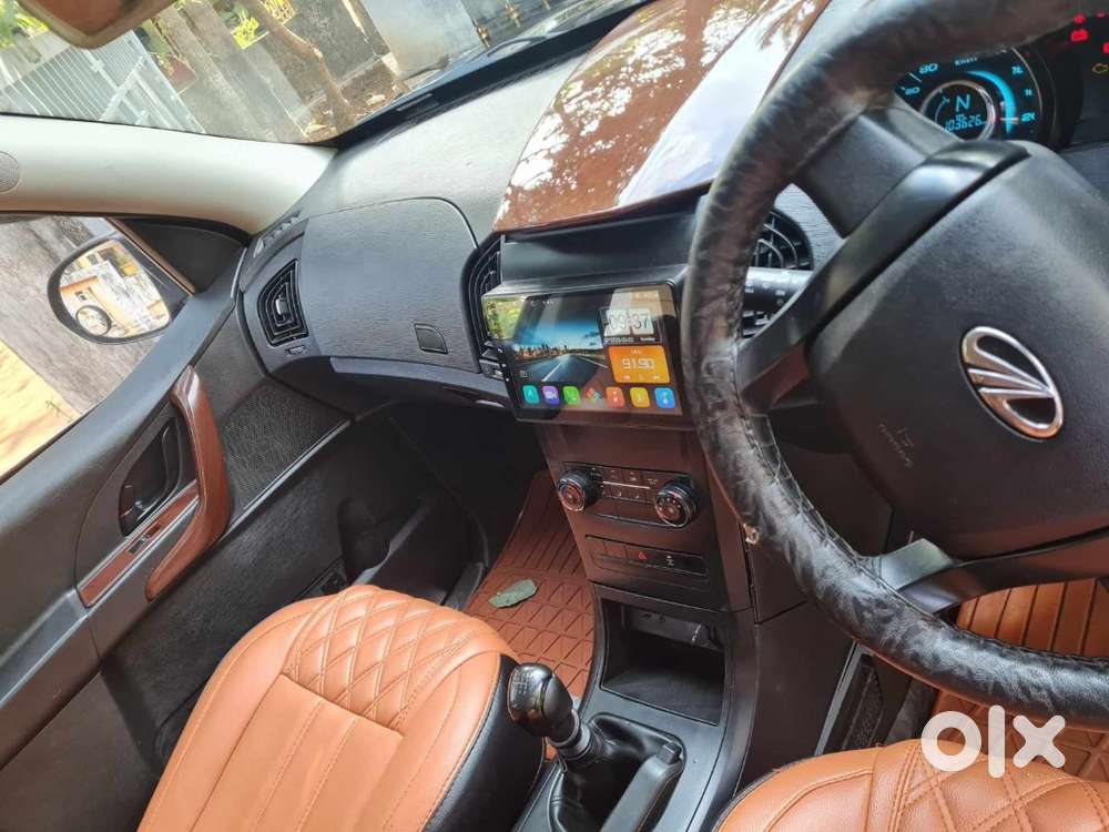 Mahindra Xuv500_w5_2018
