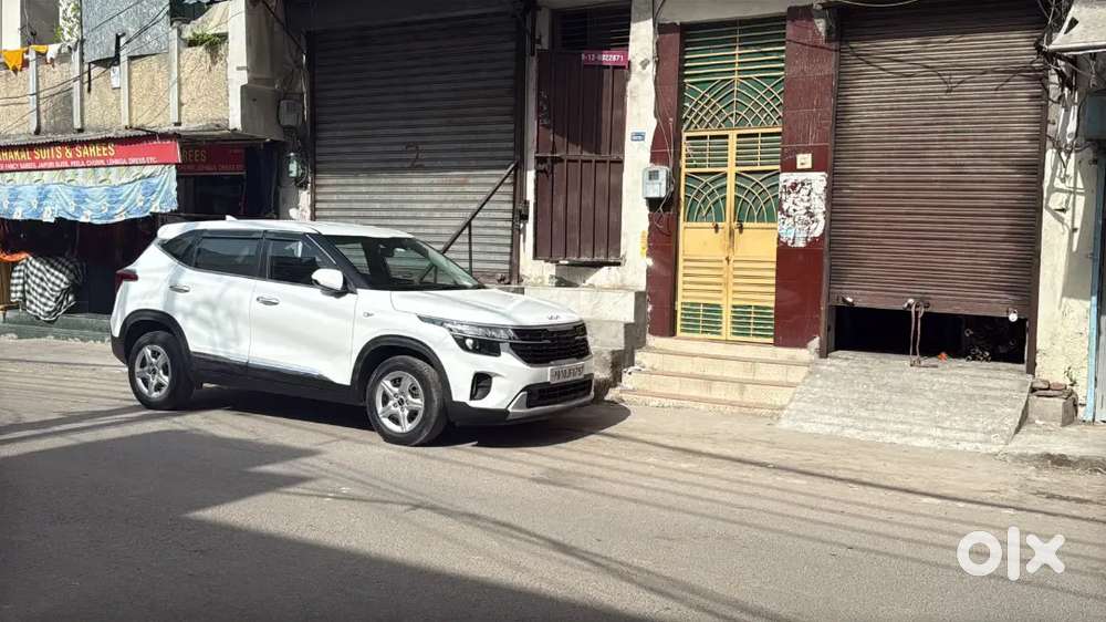 Best Car White Colour Fully Cleaned