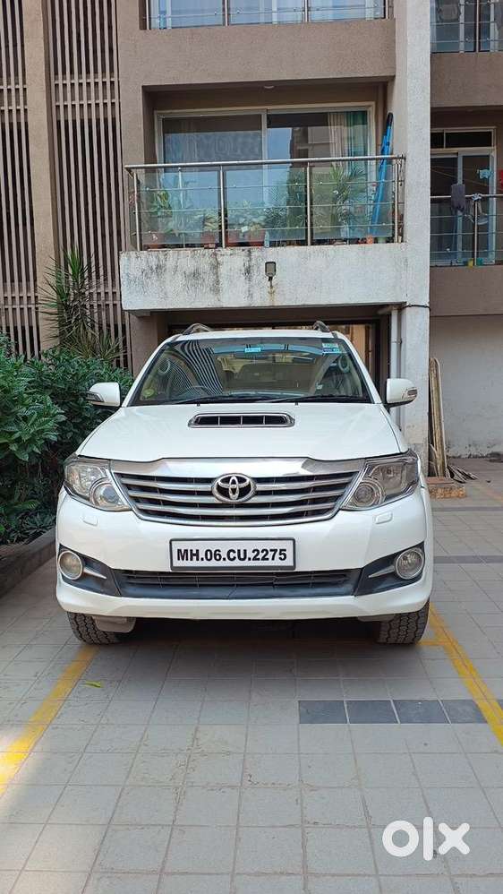 Toyota Fortuner 2014 Diesel 275000 Km Driven