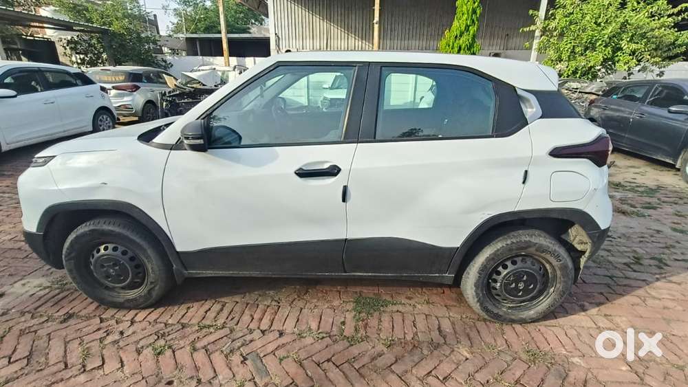 Tata Punch Pure, 2022, Petrol