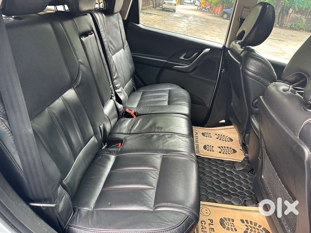 2017 Mahindra Xuv500 Diesel W10 Auto Diesel Sunroof