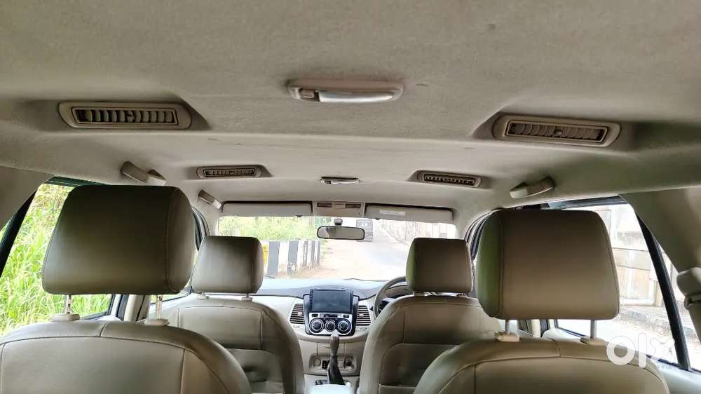Toyota Innova 2012g