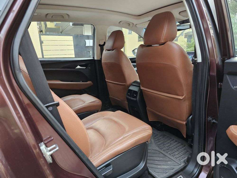 Mg Hector Plus Sharp Pro 1.5 Turbo Petrol Cvt 6 Str Dual Tone, 2022,..