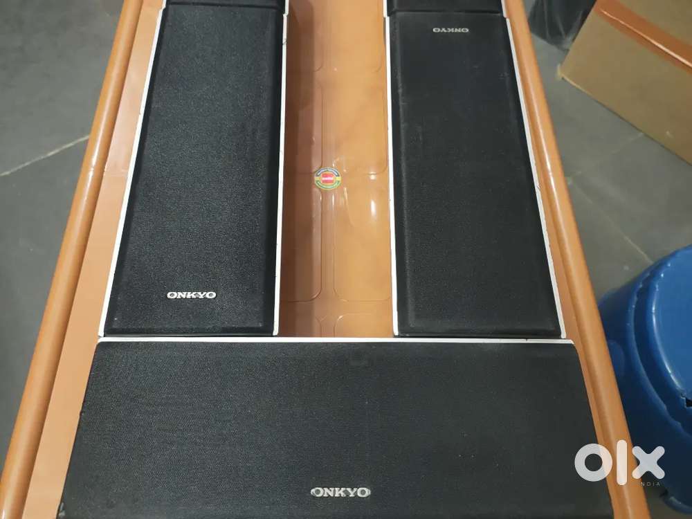 Onkyo model no-Skc 350c five speakers packege working condition