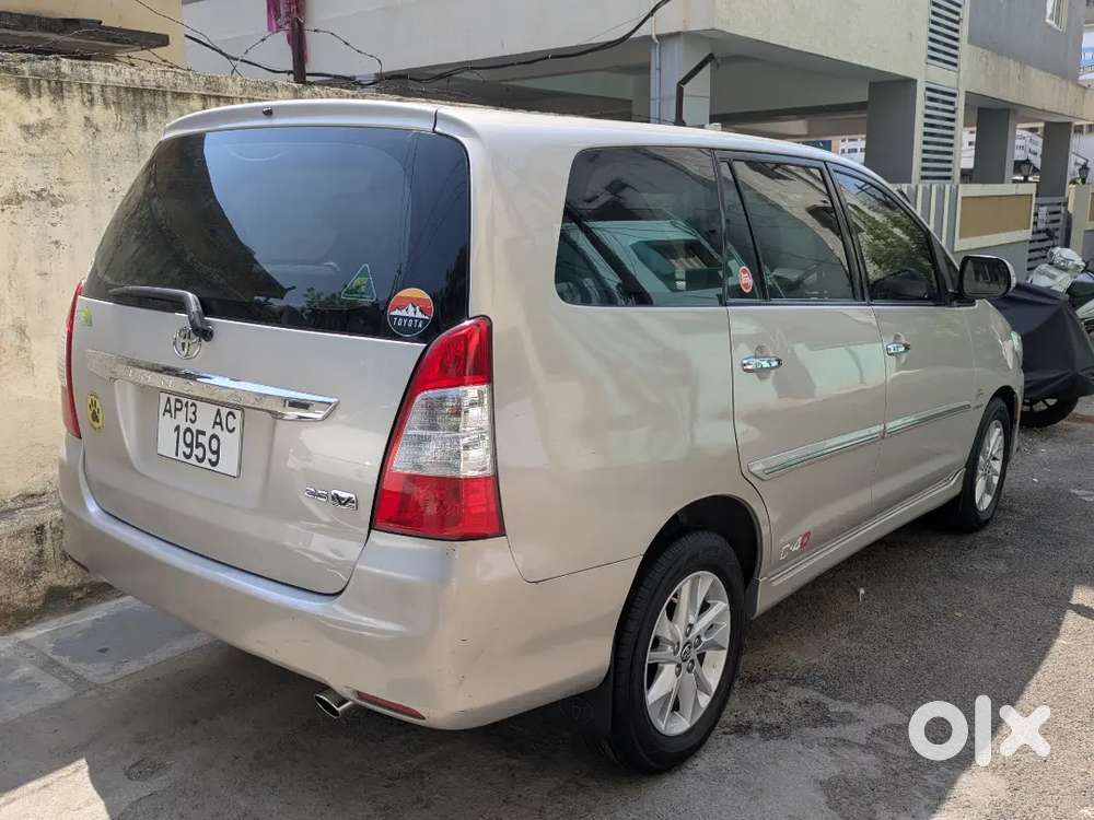 Toyota Innova V 2012 Model