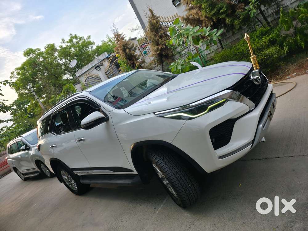 Toyota Fortuner 2.8 Legender 4x4, 2022, Diesel