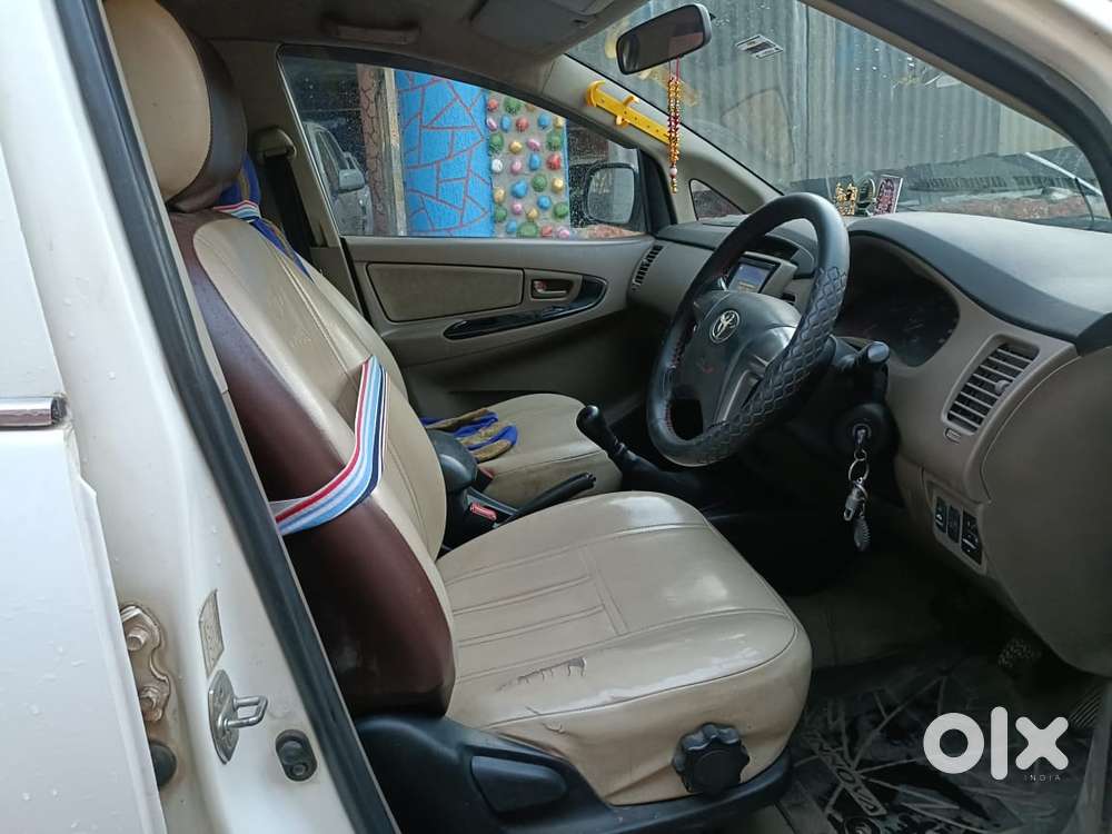 Toyota Innova 2.5 G (diesel) 8 Seater Bs Iv, 2016, Diesel