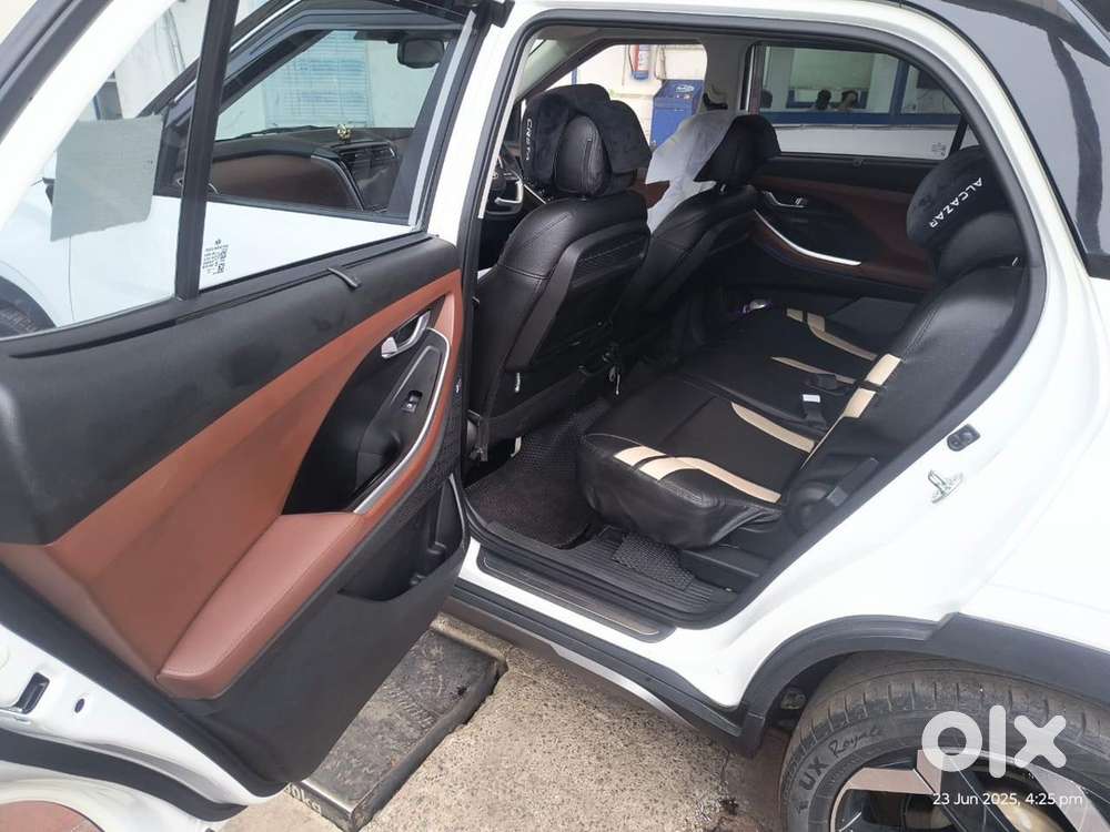 Hyundai Alcazar Petrol 2023 Platinum