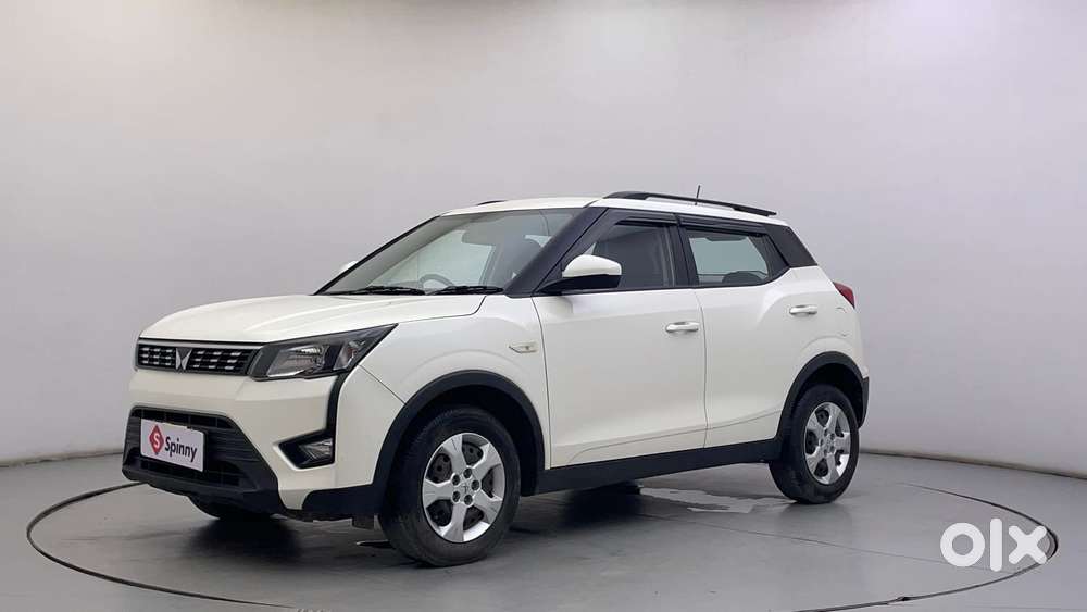 Mahindra Xuv300 1.2 W6 Amt Petrol, 2023, Petrol