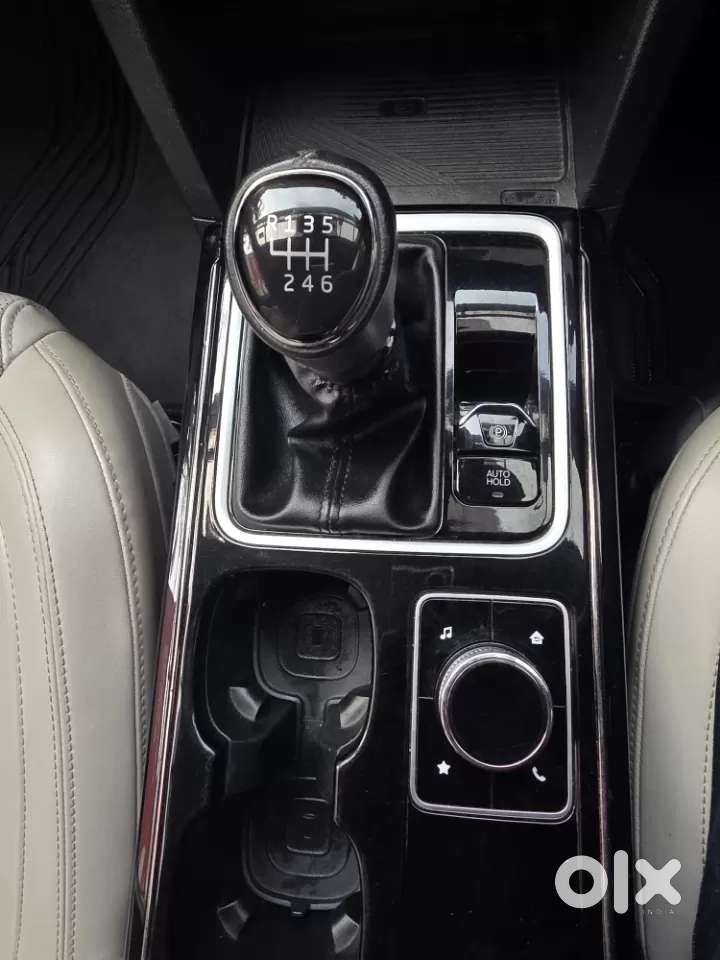 Mahindra Xuv700 2.2 Ax 7 Diesel Mt Luxury Pack Str, 2026, Diesel