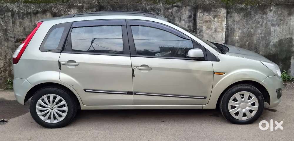 Ford Figo Petrol Zxi 2014