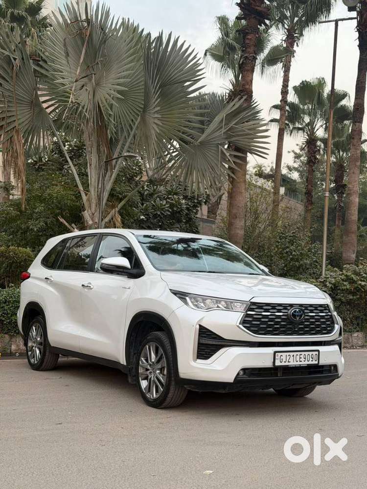 Toyota Innova Hycross 2.0 Zx Hybrid 7 Str, 2023, Petrol