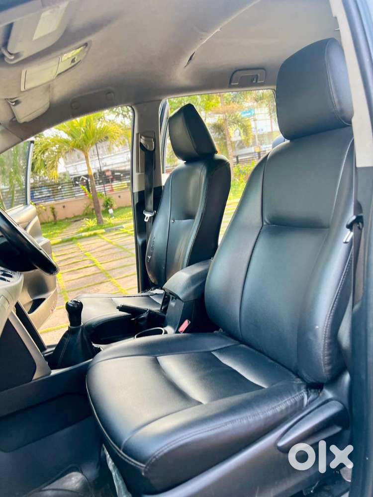 Toyota Innova Crysta 2.4 G Mt 7 Str, 2016, Diesel