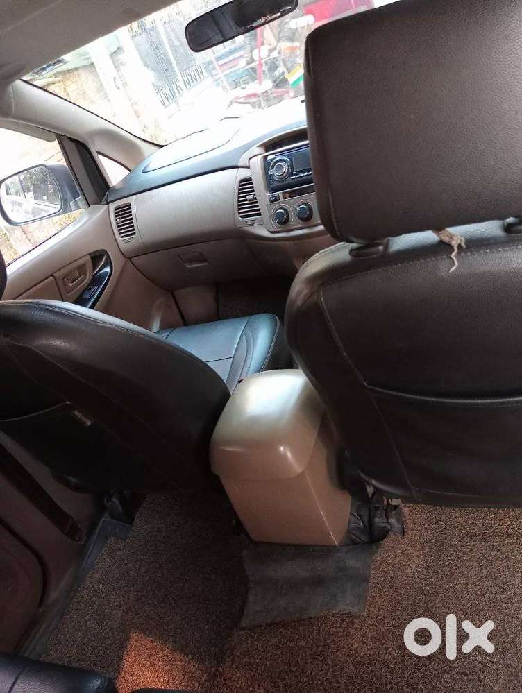 Toyota Innova 2.5 G (diesel) 8 Seater, 2015, Diesel