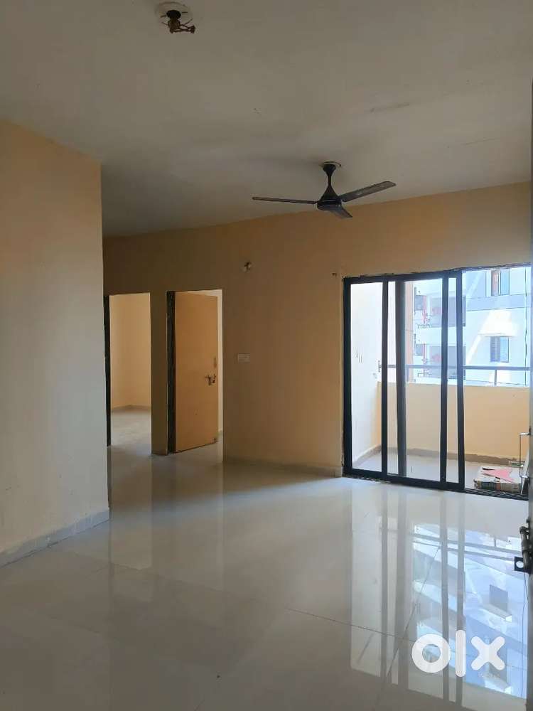Ready to move 2bhk flat