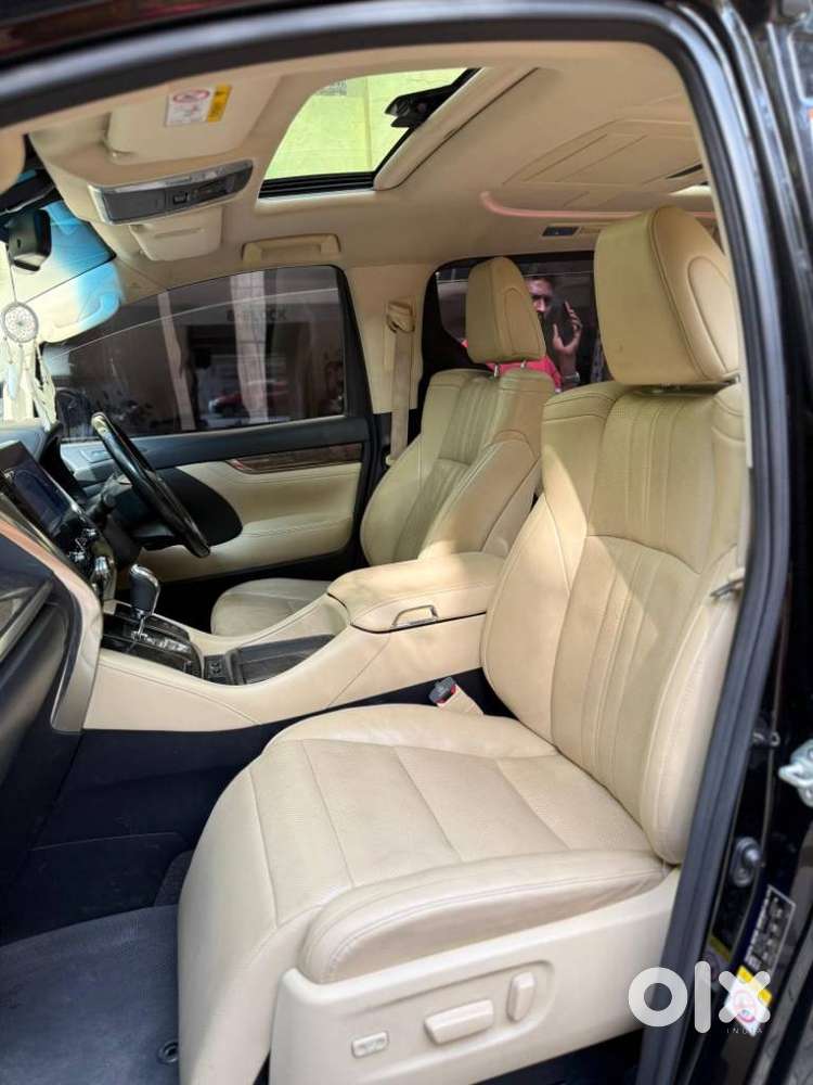 Toyota Vellfire 2.5 Executive Lounge, 2020, Petrol